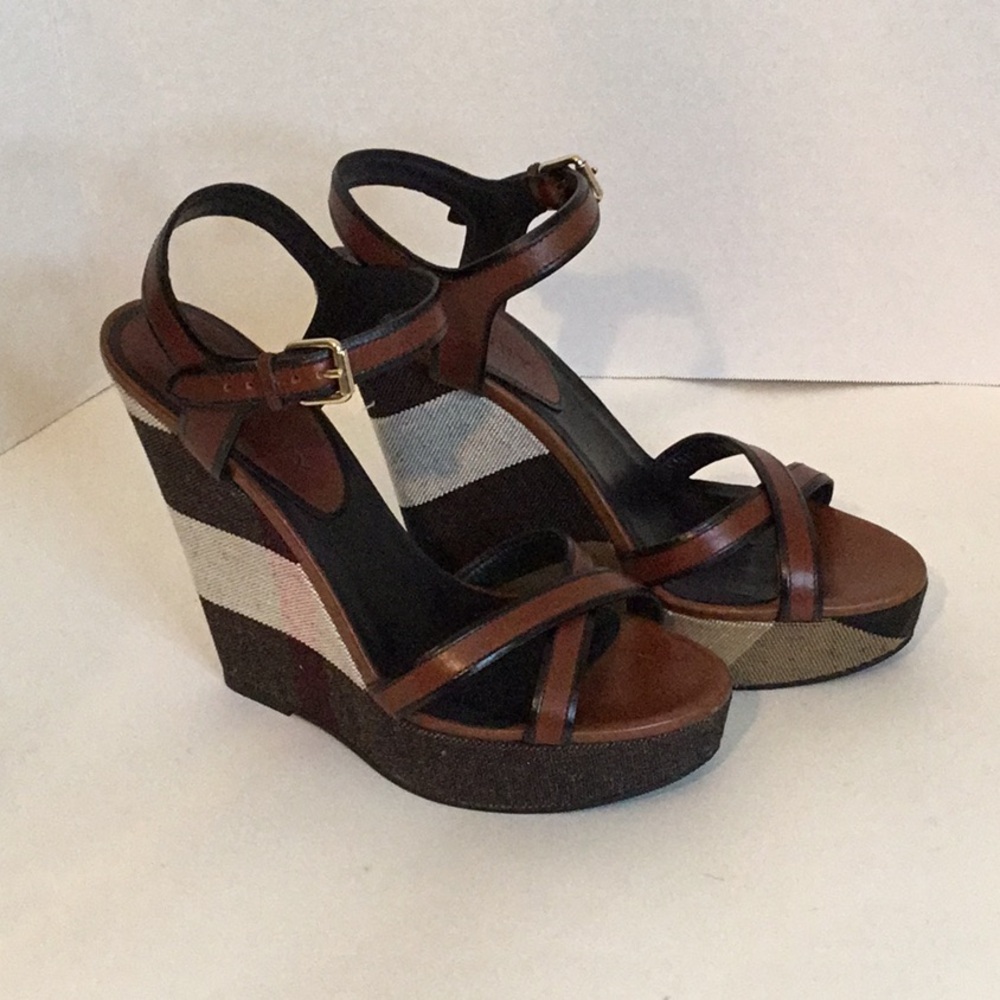 Burberry Whelan Crisscross Check Wedge